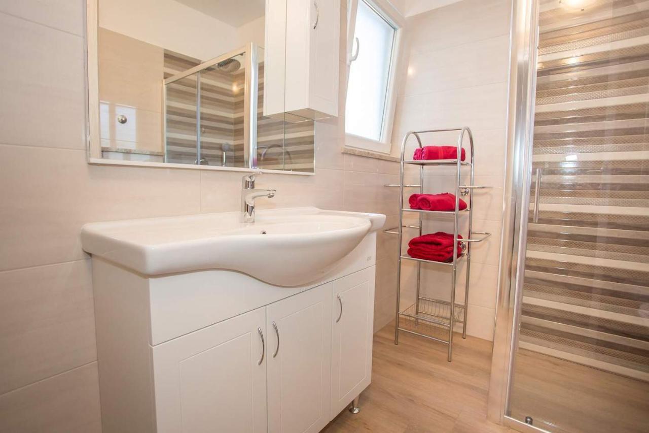 Apartment Mario 2 Poreč Eksteriør bilde